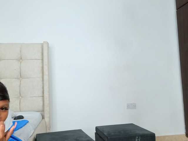 Naughty-Queen live cam on BongaCams