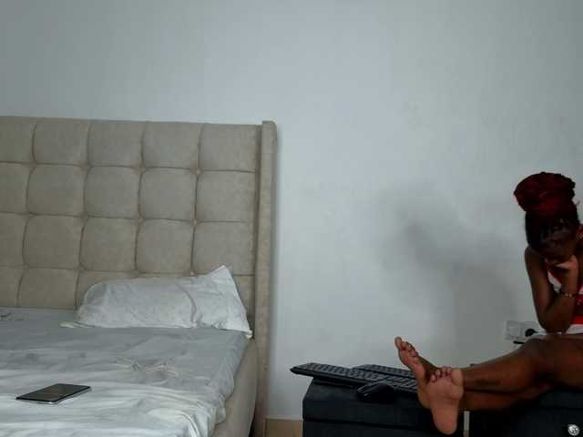 Naughty-Queen live cam on BongaCams