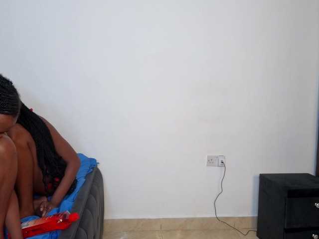 Naughty-Queen live cam on BongaCams