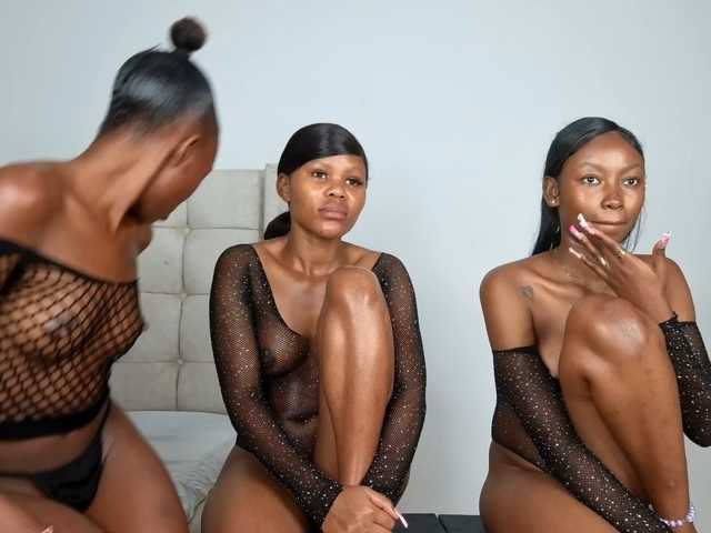 Naughty-Queen live cam on BongaCams