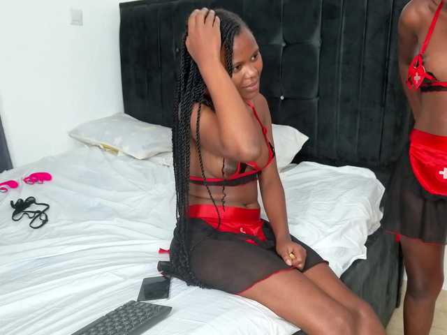 Naughty-Queen live cam on BongaCams