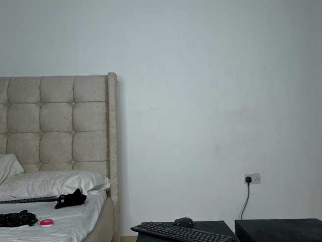 Naughty-Queen live cam on BongaCams