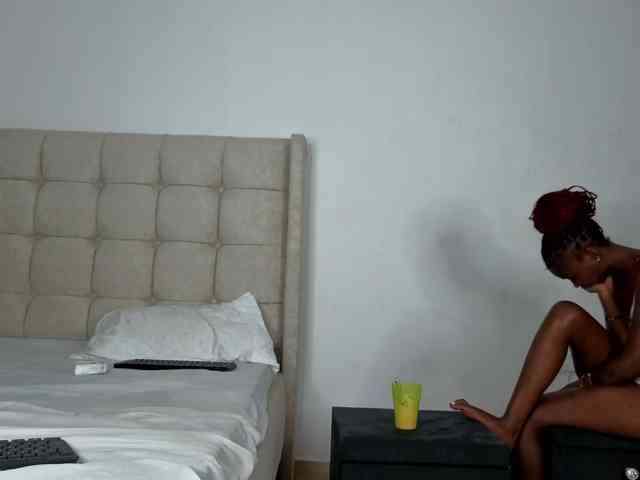 Naughty-Queen webcam