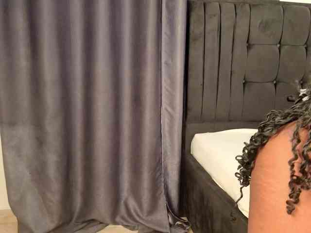 Naughty-Queen webcam