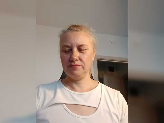 EfrosinyaRAY live cam preview