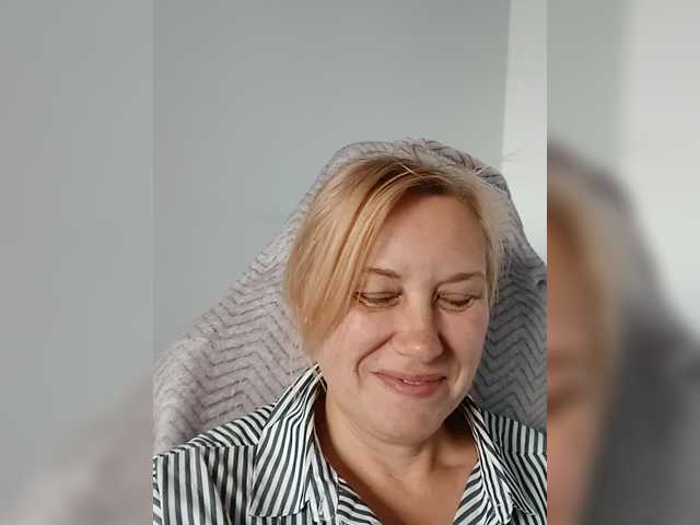 EfrosinyaRAY live cam preview
