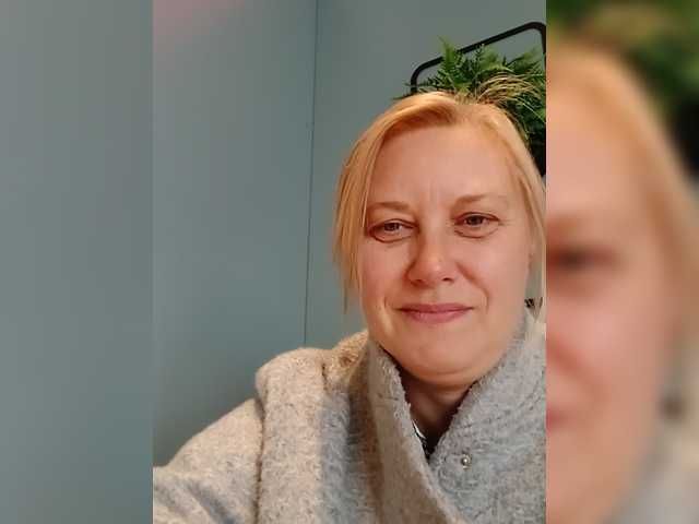 EfrosinyaRAY live cam on BongaCams