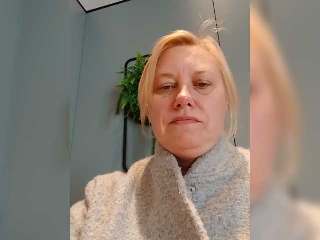 EfrosinyaRAY live cam preview