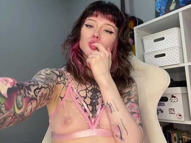 ShadowBarbie live cam on BongaCams