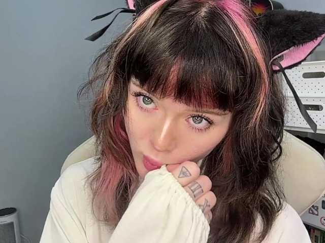 ShadowBarbie live cam on BongaCams