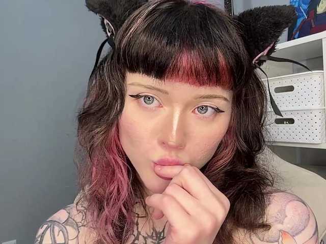 ShadowBarbie live cam on BongaCams