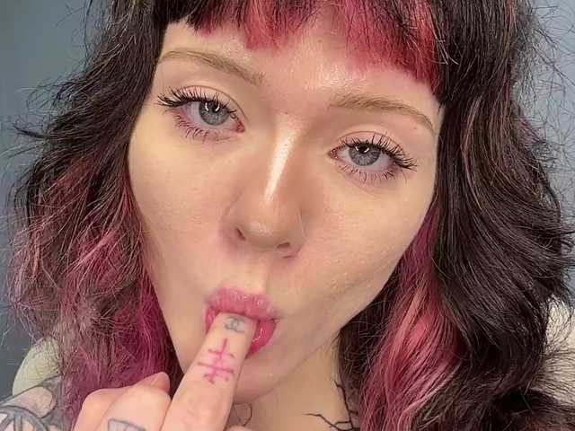 ShadowBarbie live cam on BongaCams