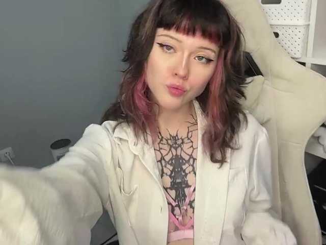 ShadowBarbie live cam on BongaCams