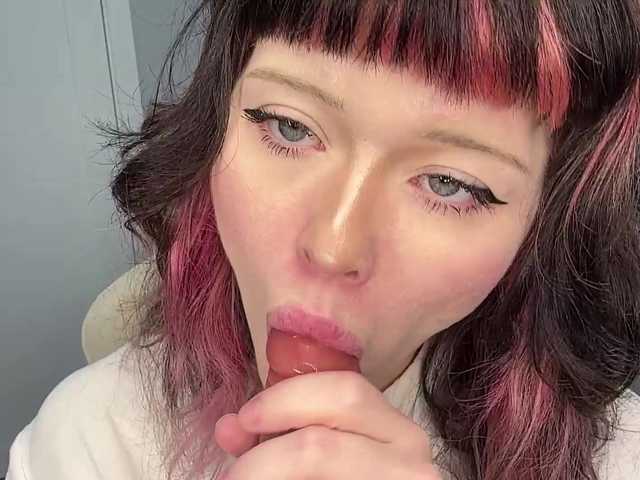 ShadowBarbie live cam on BongaCams