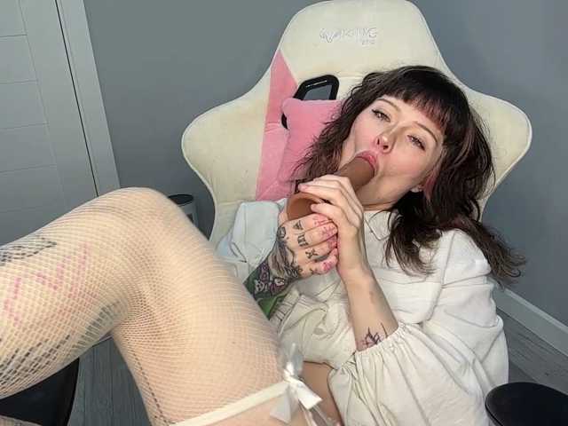 ShadowBarbie live cam on BongaCams