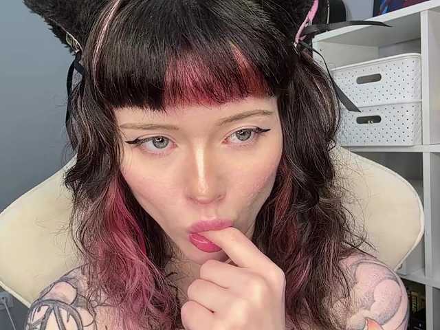 ShadowBarbie live cam on BongaCams
