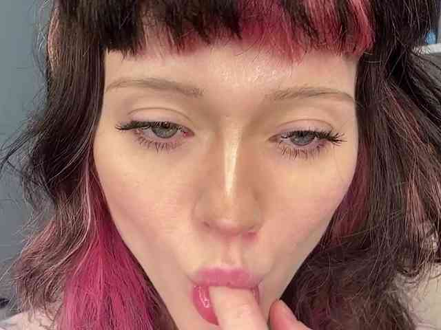 ShadowBarbie webcam