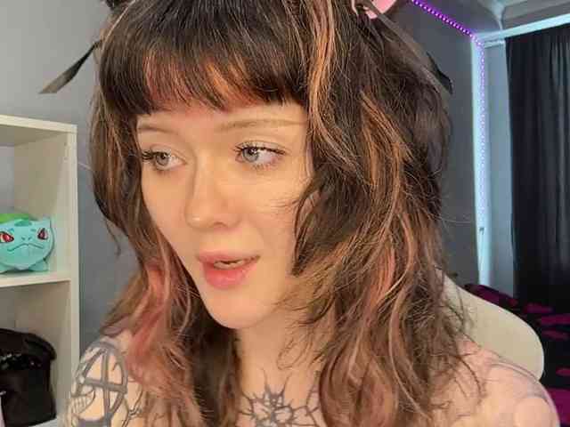 ShadowBarbie live female cam on bongacams