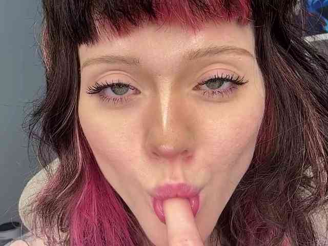 ShadowBarbie webcam