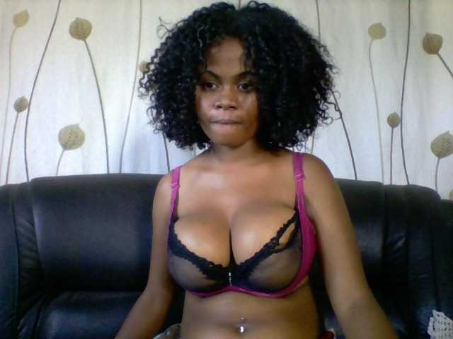 Niriko04 live cam on BongaCams