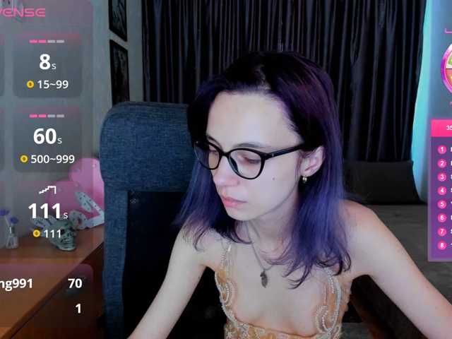 MiniLussiya live cam on BongaCams