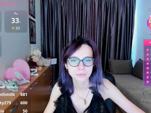 MiniLussiya live cam on BongaCams