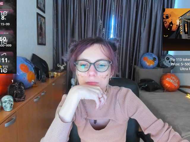 MiniLussiya live cam on BongaCams