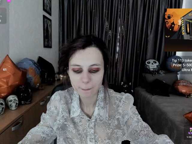 MiniLussiya live cam on BongaCams