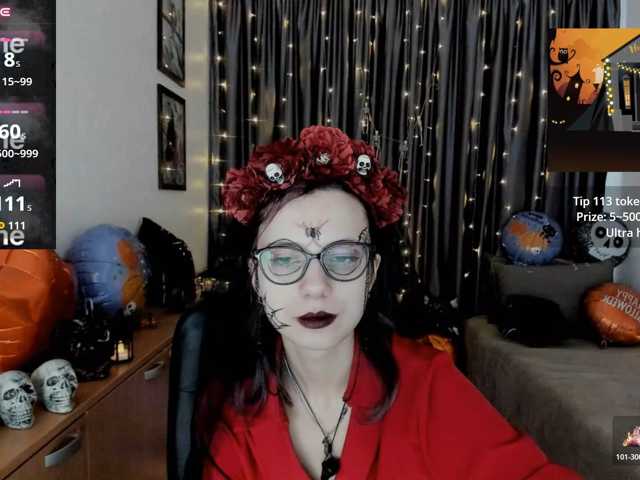MiniLussiya live cam on BongaCams