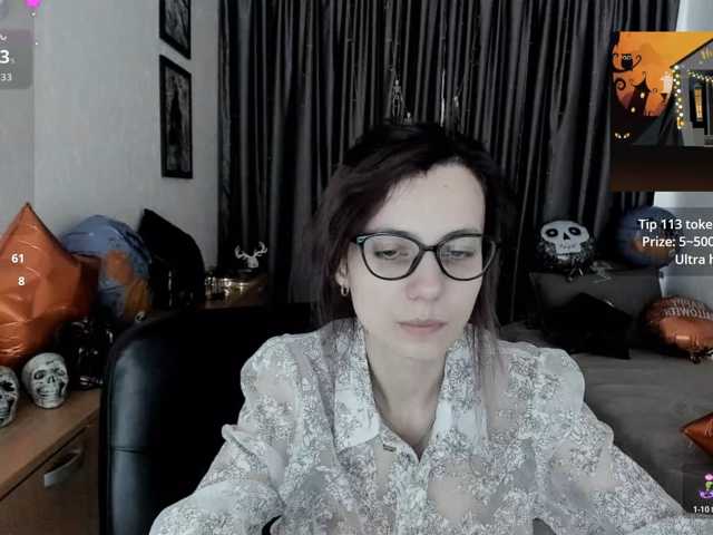 MiniLussiya live cam on BongaCams