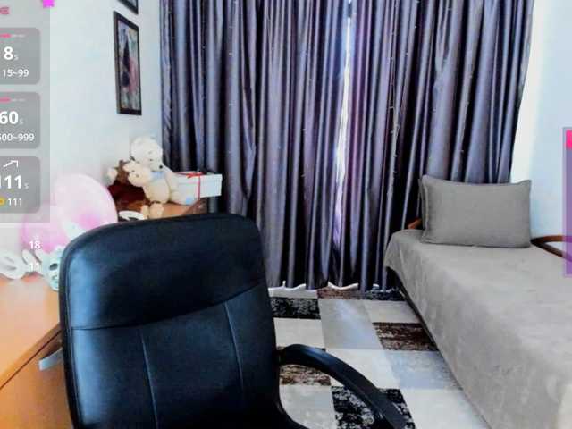MiniLussiya, en directo ahora en BongaCams