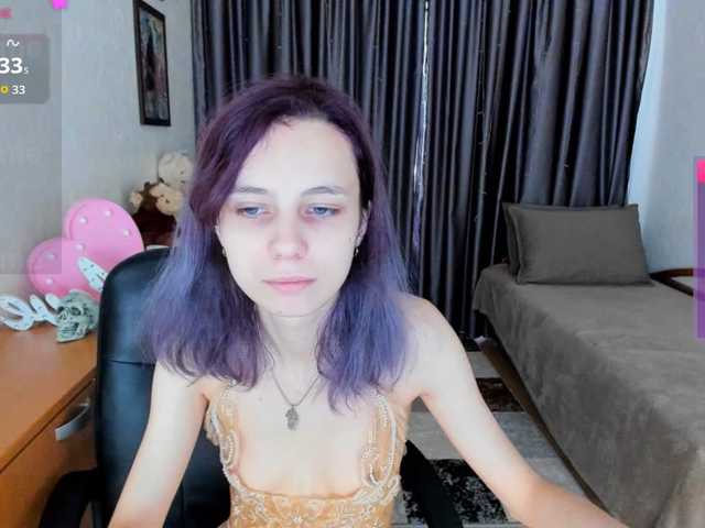 MiniLussiya, en vivo ahora en BongaCams