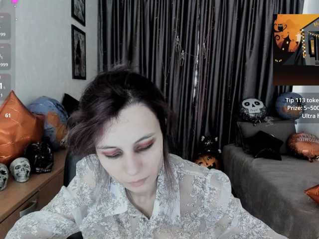 MiniLussiya live cam on BongaCams