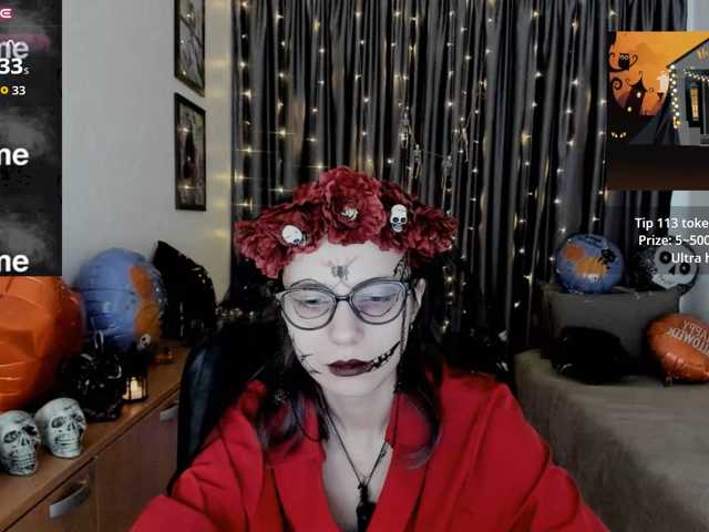 MiniLussiya live cam on BongaCams