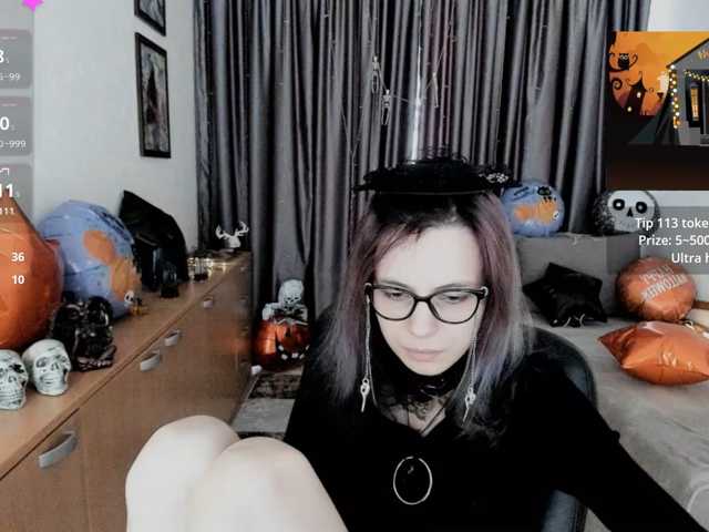 MiniLussiya live cam on BongaCams