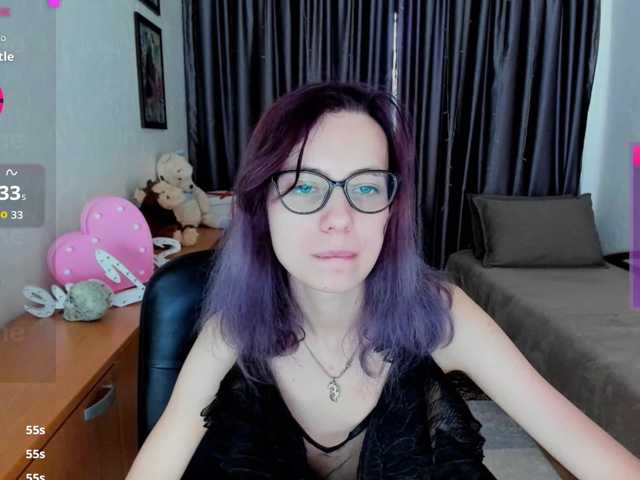 MiniLussiya, en vivo ahora en BongaCams