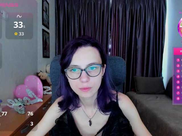 MiniLussiya — live female cam