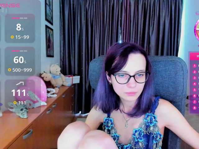 MiniLussiya live cam on BongaCams