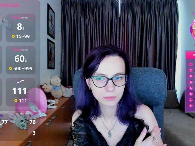 MiniLussiya — live female cam