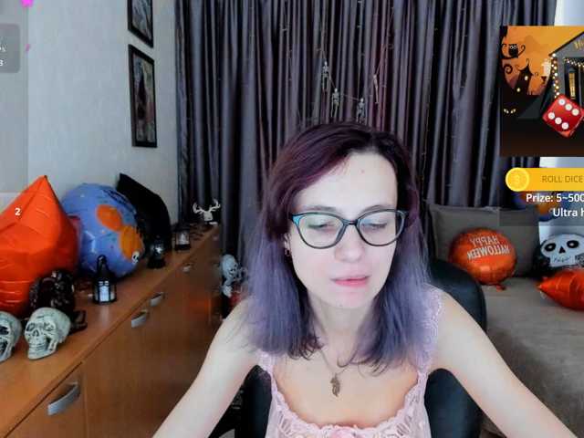 MiniLussiya live cam on BongaCams