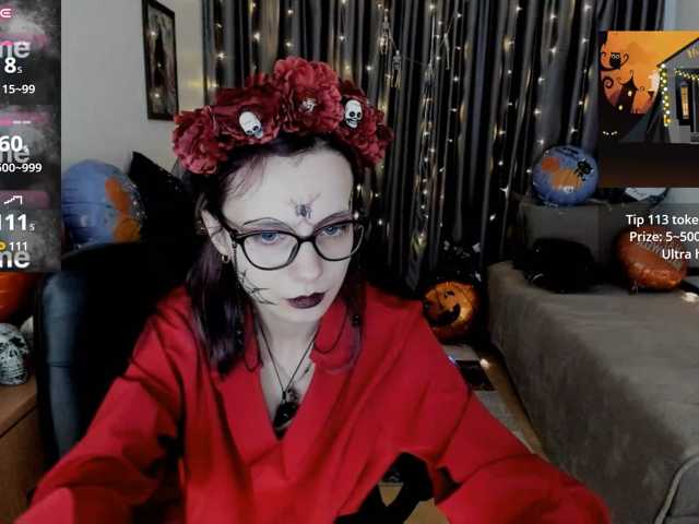 MiniLussiya live cam on BongaCams