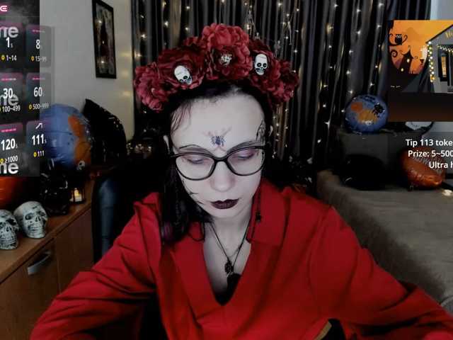 MiniLussiya live cam on BongaCams