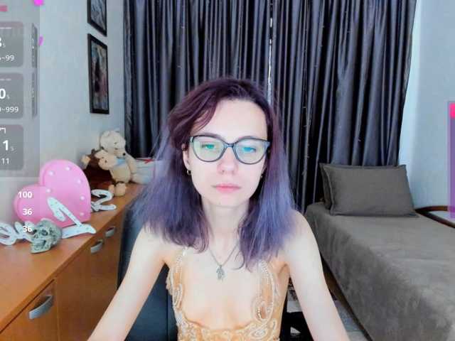 MiniLussiya, en vivo ahora en BongaCams