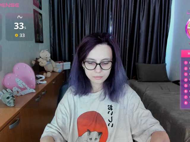 MiniLussiya live cam on BongaCams