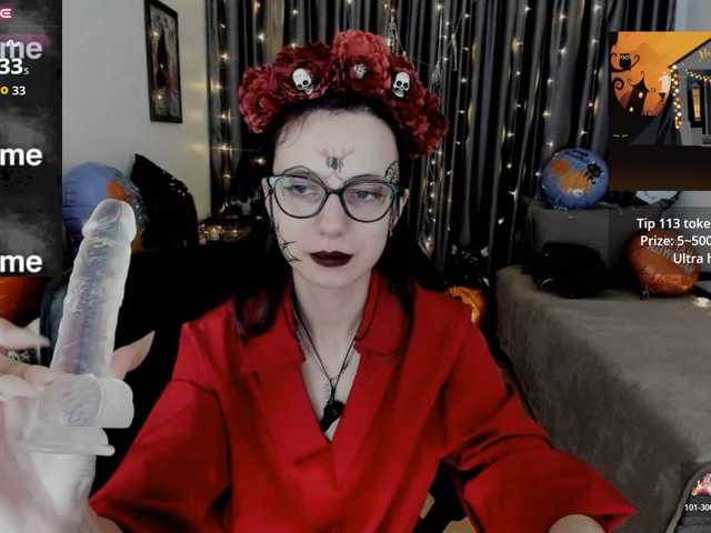 MiniLussiya live cam on BongaCams
