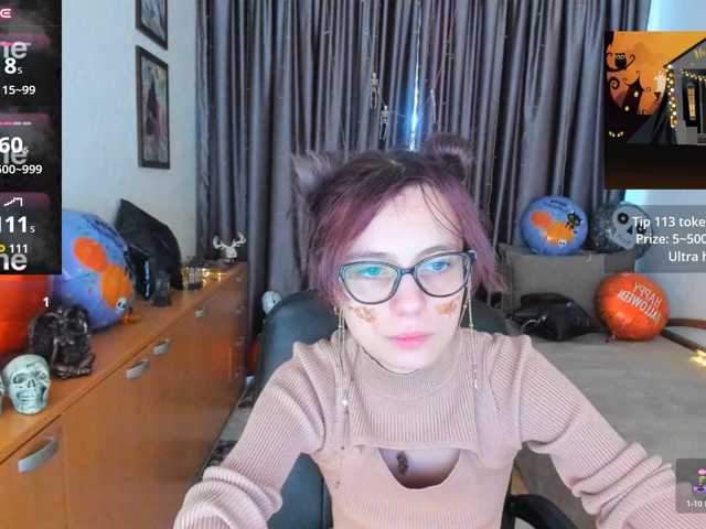 MiniLussiya live cam on BongaCams