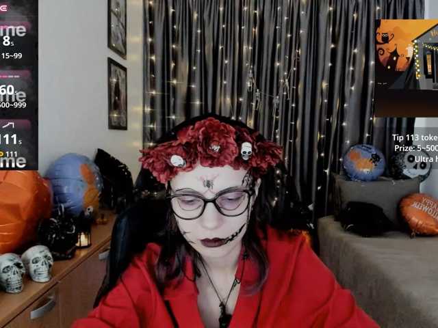 MiniLussiya live cam on BongaCams