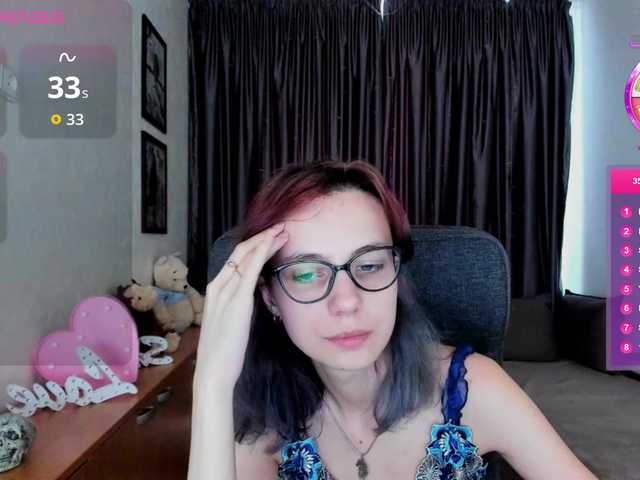 MiniLussiya live cam on BongaCams