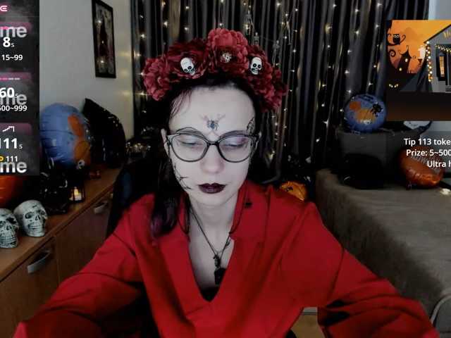 MiniLussiya live cam on BongaCams