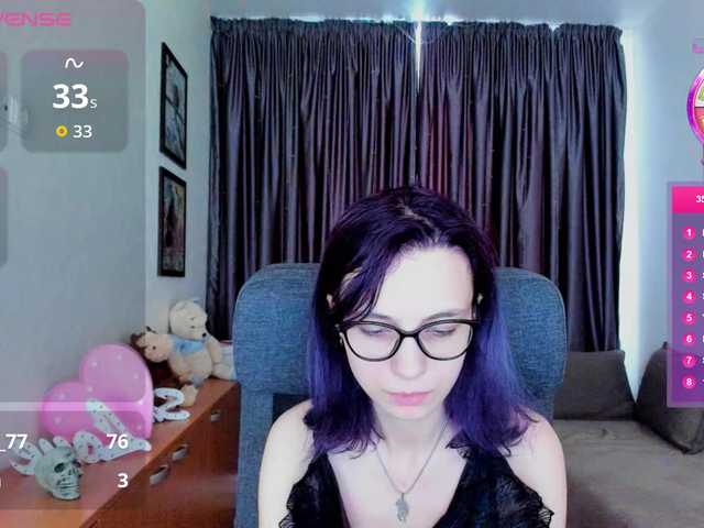 MiniLussiya — live female cam